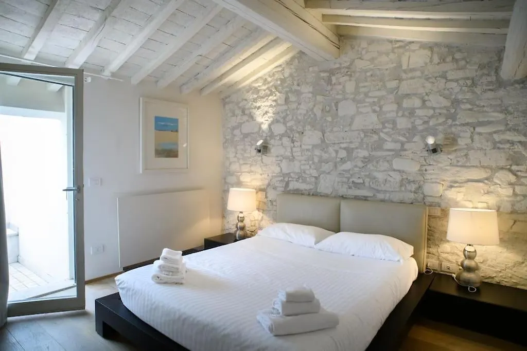 Luxury Apartment In The Heart Of Florence Italy