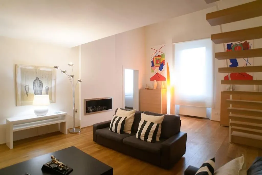 Luxury Apartment In The Heart Of Florence Italy