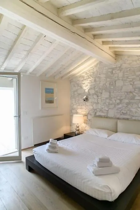 Luxury Apartment In The Heart Of Florence Italy